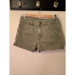 American Eagle High-Waisted Denim Short in Green